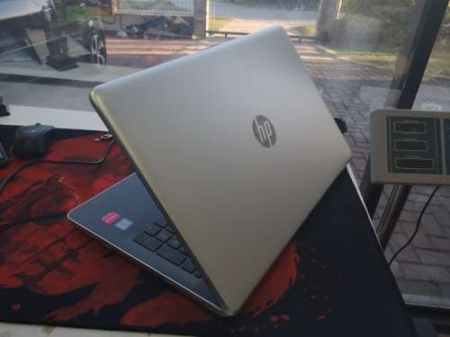 WOW!!***8TH GEN i7**HP 15***i7-8550U*QUAD CORE*RADEON 530 4GB DEDICATED*